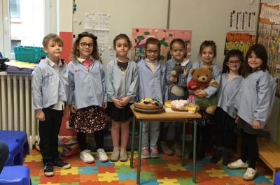le 4 avril, nous avons fêté les anniversaires de 6 ans des 8 enfants nés entre mars et avril! Plusieurs papas ont pu nous rejoindre et nous ont mis une super ambiance! 