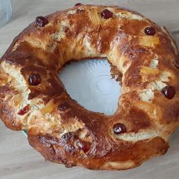 Puis vient le jour des anniversaires où tous ont leur couronne ! Ce sont les premiers enfants à féter leurs 6 ans!  