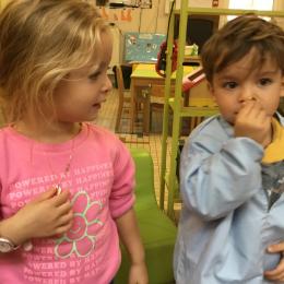 Iris et Henri étaient heureux, ce lundi matin, de nous montrer leur médaille et de nous raconter leur baptême 