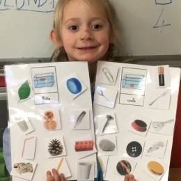 trier des objets, puis des images, pour dire s'ils flottent ou s'ils coulent;