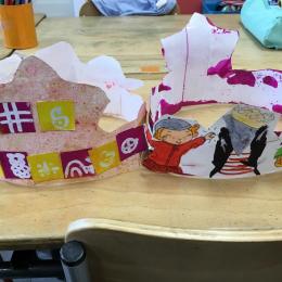 coloriage et découpage des personnages de l'album "la galette du roi loup" pour orner le devant de la cournne;