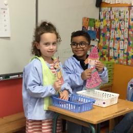 GS :  manipulation et création de pantins de 5 ou 9 pièces à partir d'attaches parisiennes. placer les membres dans le sens correct. 