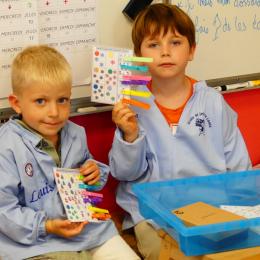 associer deux quantités égales; 